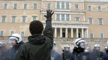 Μάνος Βουλαρίνος: Θα μας κόψετε και τη μούντζα;