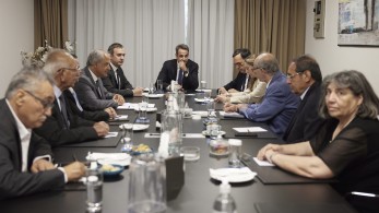 Συνάντηση Μητσοτάκη με εκπροσώπους της Επιτροπής Κατεχομένων Δήμων Κύπρου