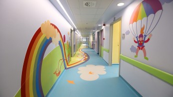 Τα παιδιατρικά νοσοκομεία πριν και μετά την ανακαίνιση του ΟΠΑΠ
