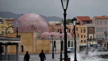 Λήστεψαν γυναίκα με απειλή μαχαιριού στα Χανιά