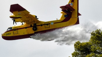 Σε δυο μέτωπα επιχειρεί η Πυροσβεστική σε Ναυπακτία και Εύβοια