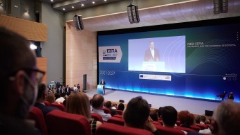 Έμπρακτη στήριξη Μητσοτάκη στη μεσαία τάξη: 8 δισ. στη μικρομεσαία επιχειρηματικότητα