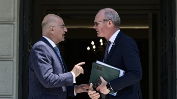 Πρώτη επίσκεψη Ιρλανδού υπουργού Εξωτερικών στην Ελλάδα μετά από 17 χρόνια