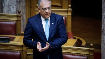 Θεοδωρικάκος σε Φίλη: Πρόοδος για τον ΣΥΡΙΖΑ είναι η βιβλιοθήκη ή η βαριοπούλα;