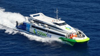 Μηχανική βλάβη στο “FLYING CAT 4” με 206 επιβάτες-Έμεινε στον Πόρο