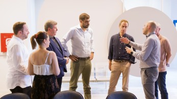 Επίσκεψη Μαρινάκη και στελεχών της ΝΔ στο Αιγάλεω