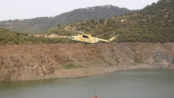 Πυρκαγιά στην Ύδρα- Επιχειρούν ελικόπτερα και αεροσκάφη