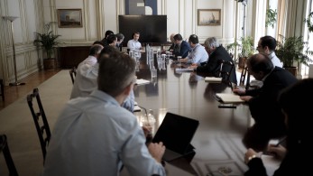 Κορωνοϊός: Κι άλλα μέτρα στη μάχη με την πανδημία ρίχνει η κυβέρνηση