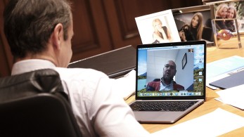 To «ευχαριστώ» του πρωθυπουργού στο ΕΚΑΒ