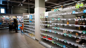 Ολλανδία: Αδειάζουν τα ράφια των σούπερ μάρκετ