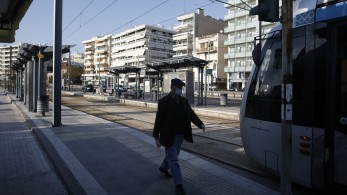 Απαγορεύονται οι δημόσιες συναθροίσεις άνω των δέκα ατόμων