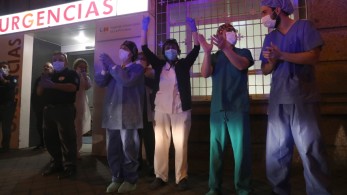 Κορωνοϊός στην Ισπανία: Πάνω από 1.300 θάνατοι και αύξηση 32% στη θνησιμότητα