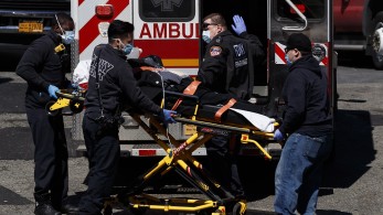 Κορωνοϊός: Χάος και στη Νέα Υόρκη – 100 νεκροί μέσα σε μία ημέρα!