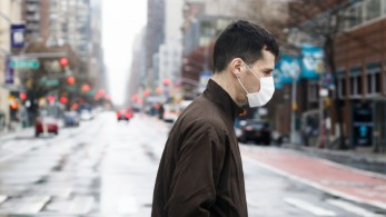 Κορωνοϊός στον κόσμο: Επίκεντρο εξάπλωσης η Νέα Υόρκη, μετρά νεκρούς ο πλανήτης