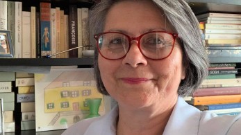 Κορωνοϊός: Μια Ελληνίδα στη Γαλλία μεταφέρει