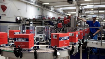 Ιταλία – Κορωνοϊός: Campari όχι για κοκτέιλ αλλά… απολυμαντικό!