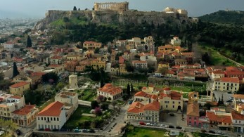 AP: H Ελλάδα πήρε εγκαίρως τα απαραίτητα μέτρα