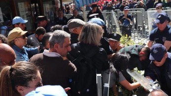 Βίντεο: Ένταση στο οδόφραγμα Λήδρας στην Λευκωσία λόγω μπλόκου για κορωνοϊό