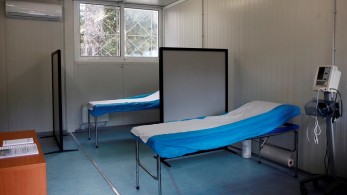 Σκηνές για υποδοχή ασθενών σε νοσοκομείο της Θεσσαλονίκης
