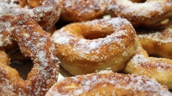 Εύκολα και γρήγορα donuts από τον Άκη