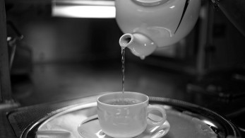 Κορωνοϊός, μαντζούνια, γαργάρες και fake news: Ό,τι πρέπει να ξέρετε