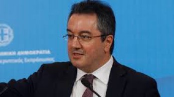 Ηλίας Μόσιαλος: “Είμαι πολύ διστακτικός στο άνοιγμα των σχολείων”