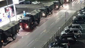 Κορωνοϊός-Ιταλία: Φωτογραφία σοκ με στρατιωτικό κομβόι που μεταφέρει πτώματα