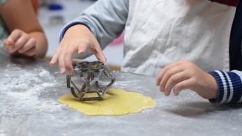 4+1 συνταγές να μαγειρέψετε με τα παιδιά τώρα που #μένουμε_σπίτι