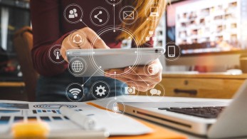 Κεραμέως: Είμαστε έτοιμοι – Ξεκινά η εξ αποστάσεως εκπαίδευση