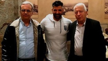 Αγκαλιά με χρυσαυγίτες ο Μουτζούρης (pics)