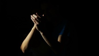 Κορωνοϊός: Η ελπίδα φάνηκε στο χειροκρότημα