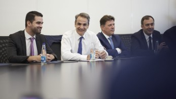 Συνάντηση στελεχών ΝΔ και ΟΝΝΕΔ με τον Μητσοτάκη στο Ευρωπαϊκό Κοινοβούλιο