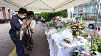 Ιαπωνία: Σε κατάσταση σοκ η χώρα μία ημέρα μετά τη δολοφονία του  Άμπε