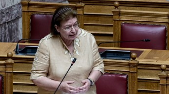 Μενδώνη: Μέτρα στήριξης και κίνητρα για καλλιτέχνες και χειροτέχνες 
