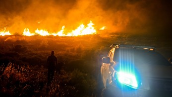 Φωτιά στην Πεντέλη: Μάχη για να σωθεί το νοσοκομείο Παίδων