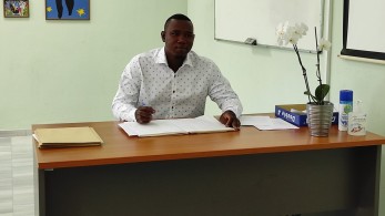 Από άστεγος ασυνόδευτος, πτυχιούχος του Πανεπιστημίου Ιωαννίνων