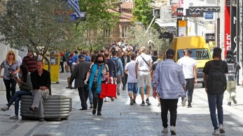Κορωνοϊός: Στο “κόκκινο” τέσσερις περιοχές-“Έκρηξη” κρουσμάτων στις ηλικίες 18-24