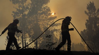 Η Πορτογαλία δοκιμάζεται από τον καύσωνα και τις πυρκαγιές