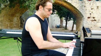 Αναβολή συναυλίας Κορκολή λόγω πυρκαγιών