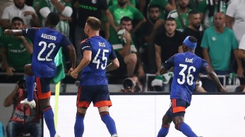 Στο χέρι του Ολυμπιακού η πρόκριση