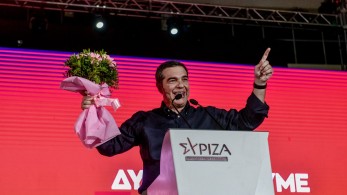 Τρεις κι ο κούκος στην ομιλία Τσίπρα στο Περιστέρι