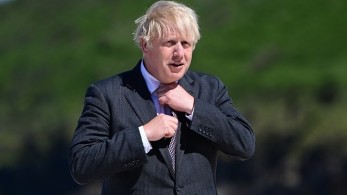 Τζόνσον: “Θα αποχωρήσω σύντομα με το κεφάλι ψηλά”