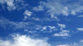 Καιρός: Ζέστη και ισχυροί άνεμοι-Πού θα βρέξει