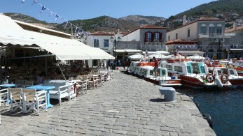 Ύδρα: Κορυφαίο νησί χωρίς όχημα