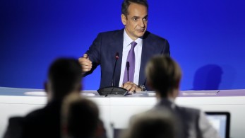 Η κυβέρνηση επιστρέφει στους πολίτες όσα έχασαν στα μνημονιακά χρόνια