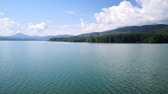 Δεκαπενταύγουστος: Ιδανική ευκαιρία για χαλάρωση και ψυχαγωγία στη λίμνη Πλαστήρα