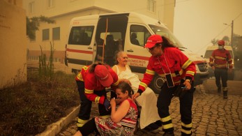 Σε κατάσταση συναγερμού η Πορτογαλία-Εξακολουθεί να δίνει μάχη με τις φωτιές