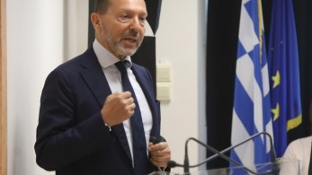 Στουρνάρας/Τράπεζα Αττικής: «Χάθηκε ένας ολόκληρος χρόνος με τα καμώματα του ΤΧΣ»