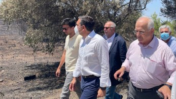 Η αφοπλιστική απάντηση του δημάρχου Παλλήνης στην ερώτηση Τσίπρα για τα καμένα σπίτια (Βίντεο)