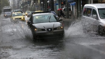 Φθινοπωρινός ο καιρός: Βροχές, καταιγίδες και πτώση θερμοκρασίας